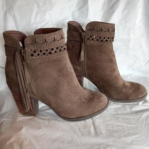 Not Rated Women's 10M Chamonix Ankle Bootie